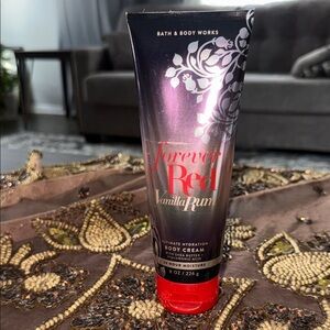 Bath & Body Works Forever Red Vanilla Rum Body Cream - Red and Black
